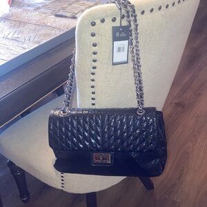 🖤NWT MSRP  $328 KARL LAGERFELD 
Agyness  Black Quilted Leather Shoulder Bag
